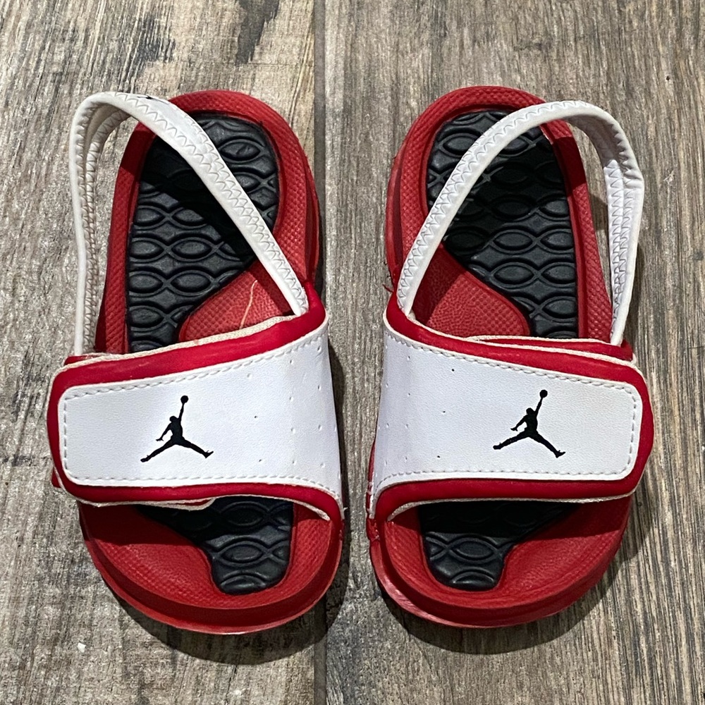 Jordan toddler slides size 6C